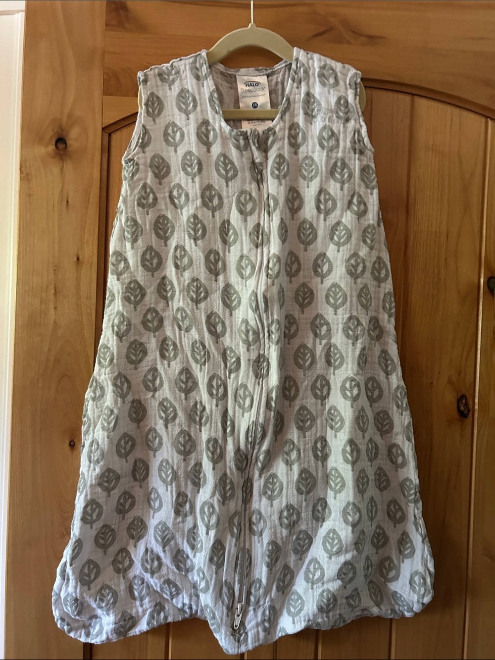 Halo Muslin Sleep Sack with Light Gray Leaf Pattern 12-18M